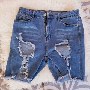 Biker short distressed jeans